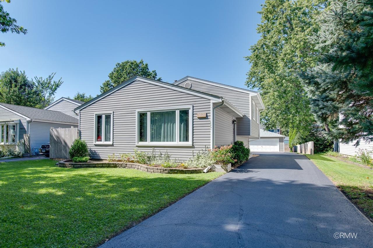 0S068 Cottonwood Dr., Wheaton, IL 60187