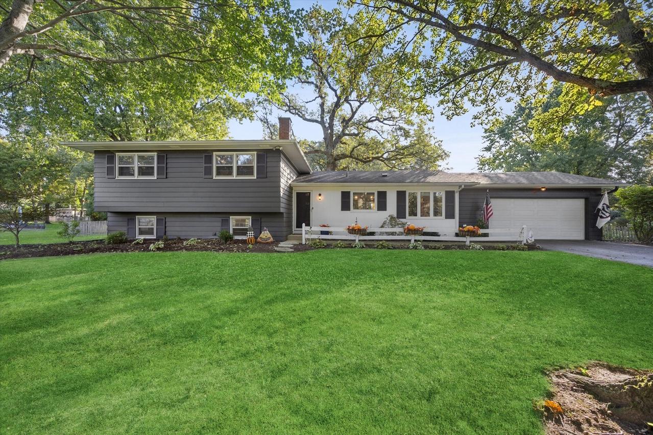 8S263 College Rd., Naperville, IL 60540