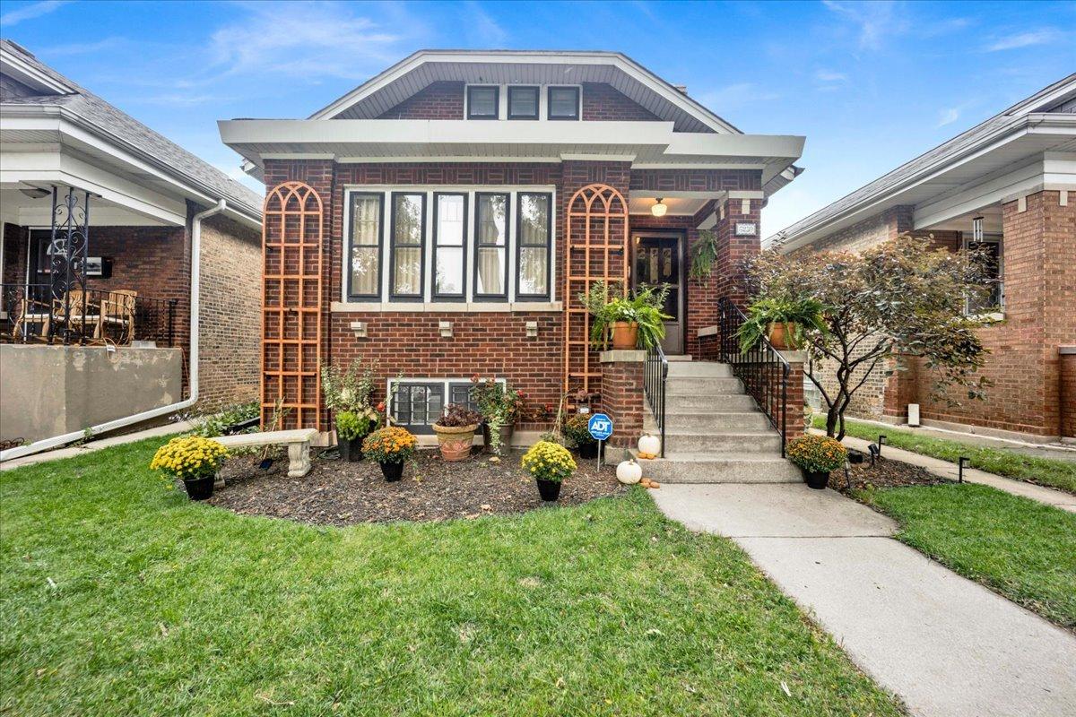 6239 N Campbell Ave., Chicago, IL 60659