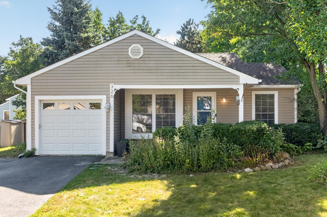 326 Danbury Dr., Naperville, IL 60565