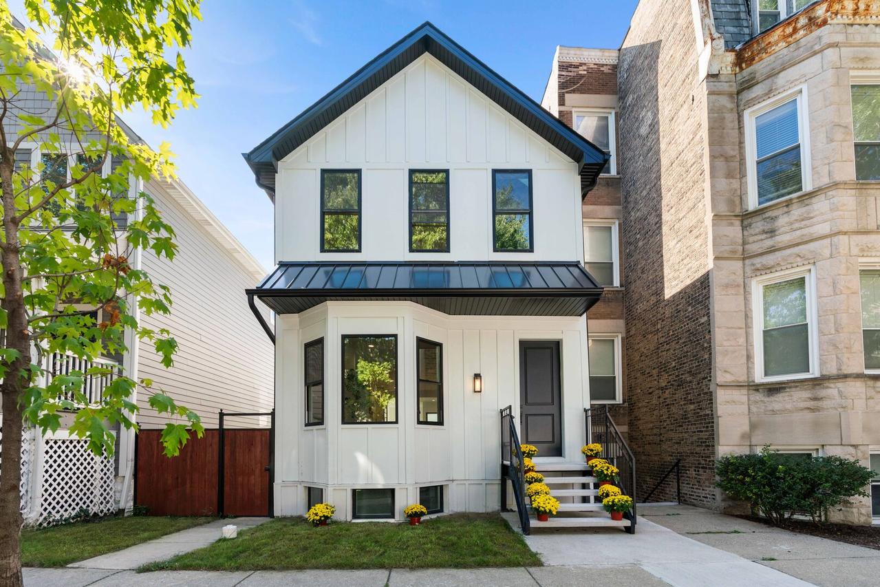 2332 N Maplewood Ave., Chicago, IL 60647