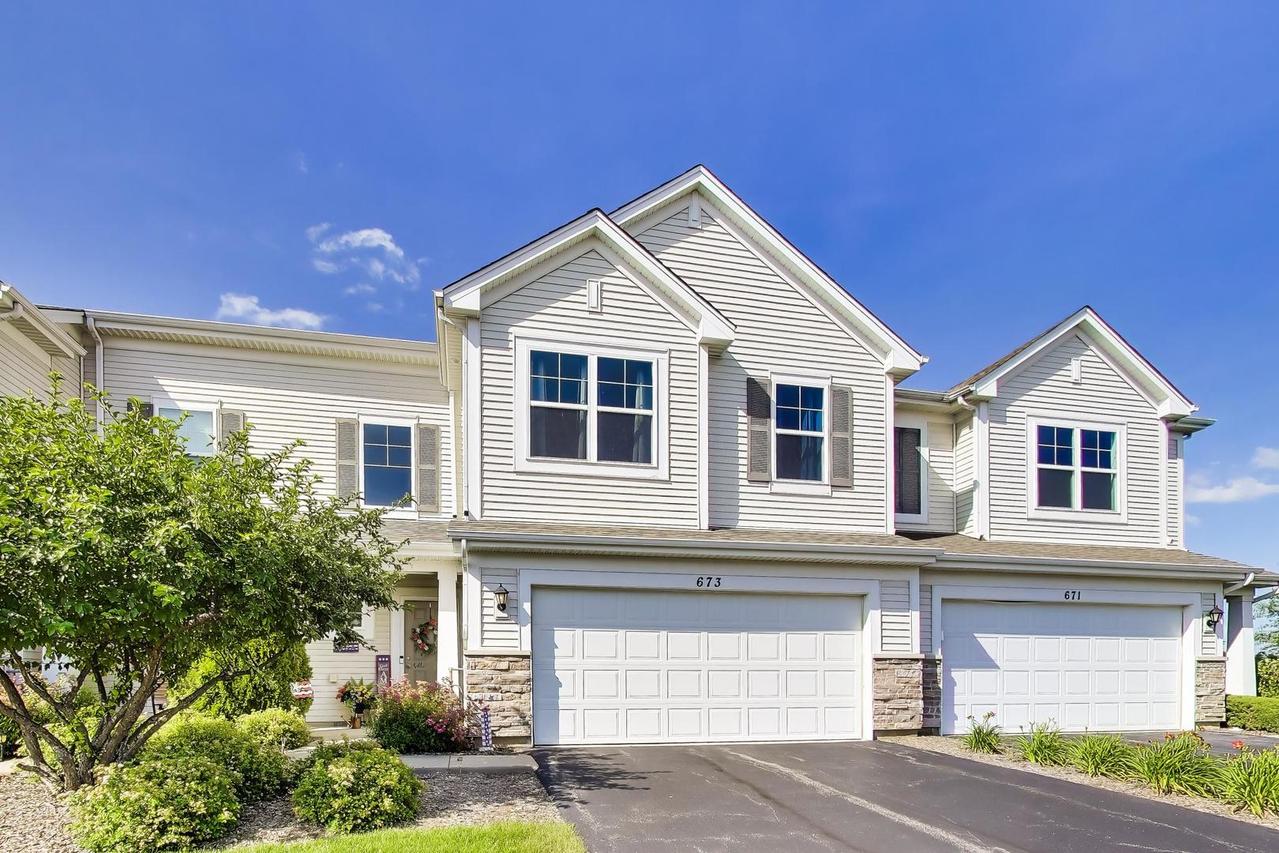 673 Anchorage Ct., Pingree Grove, IL 60140