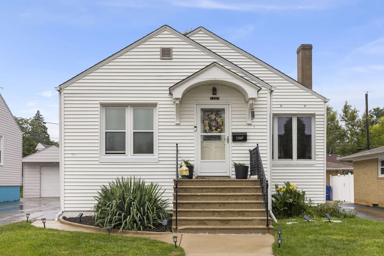 1207 Oregon St., Joliet, IL 60435