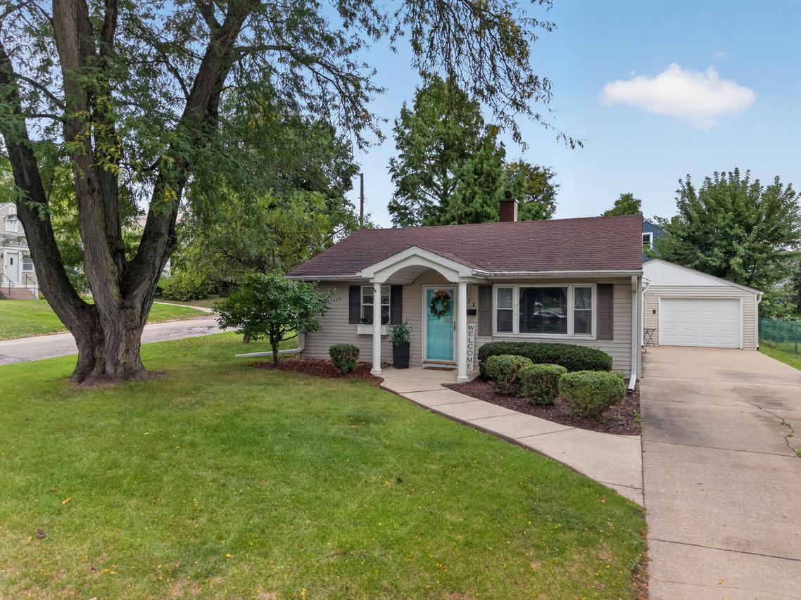 638 Moore St., Ottawa, IL 61350