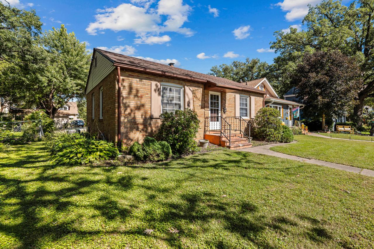 2523 23rd Ave., Rock Island, IL 61201