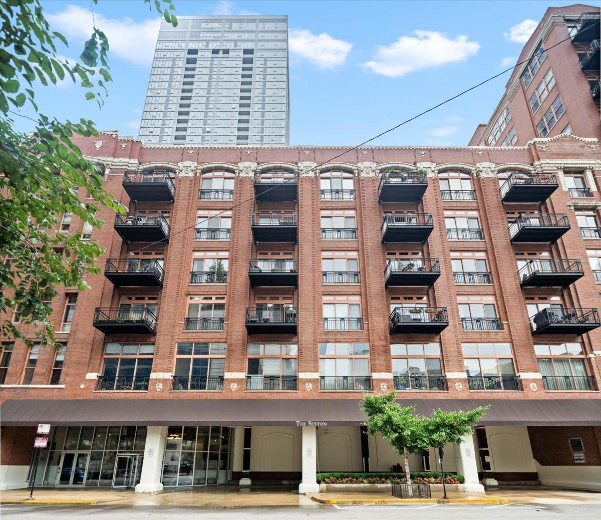 360 W Illinois St. #4E, Chicago, IL 60654