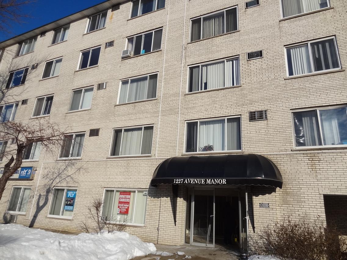 1227 S Harlem Ave. #410, Berwyn, IL 60402