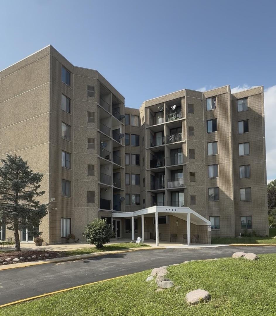 1750 N Marywood Ave. #314, Aurora, IL 60505