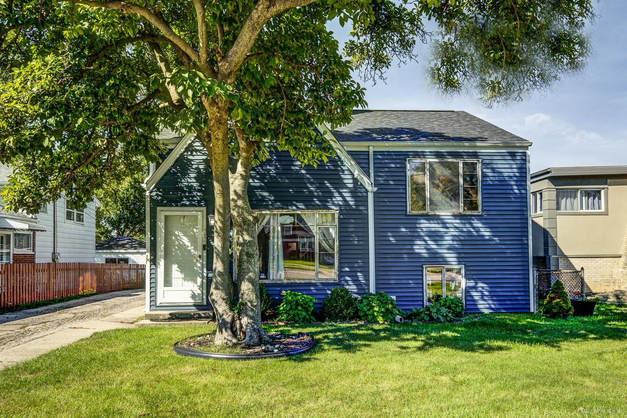 754 S York St., Elmhurst, IL 60126