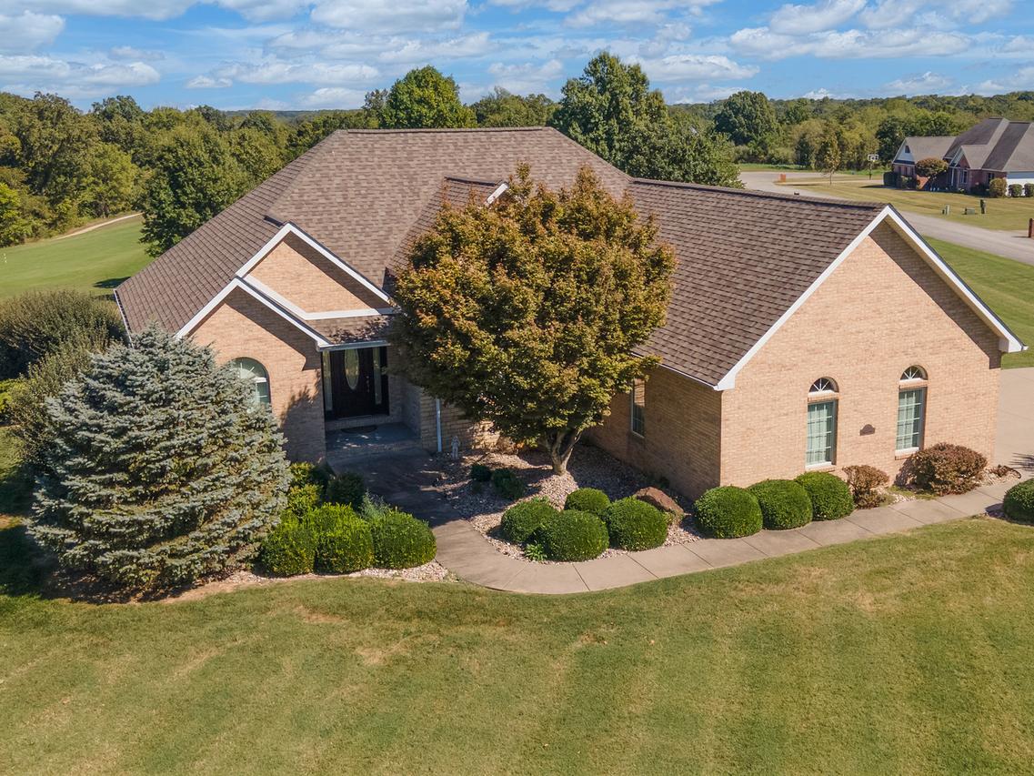 33 Bogey Ln., Makanda, IL 62958
