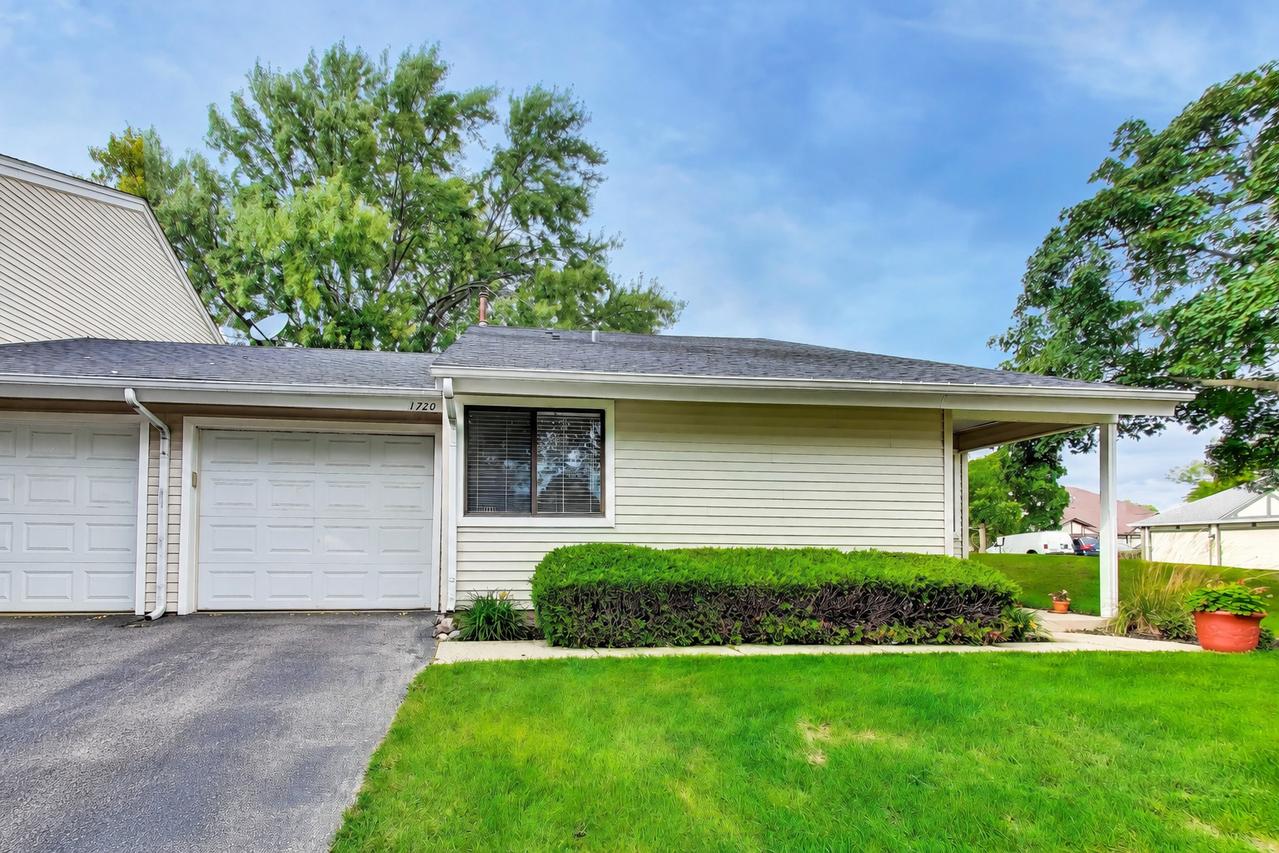 1720 E Shannon Ln. #6, Palatine, IL 60074
