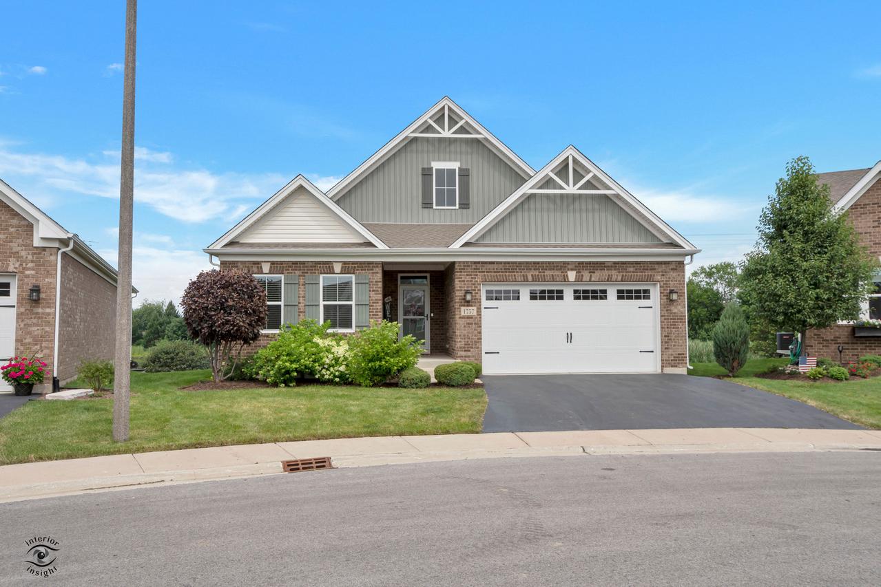 1757 Hillshire Ct., New Lenox, IL 60451