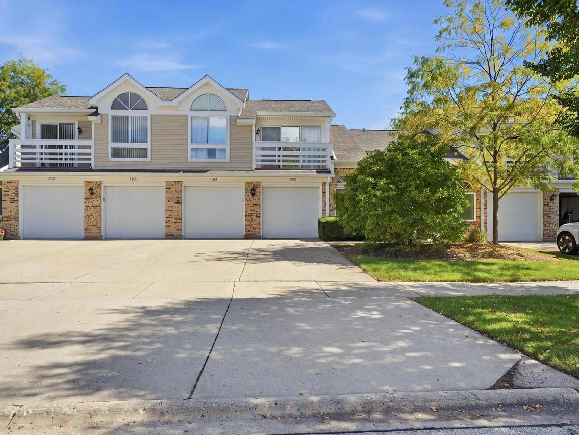 1243 Ranch View Ct., Buffalo Grove, IL 60089