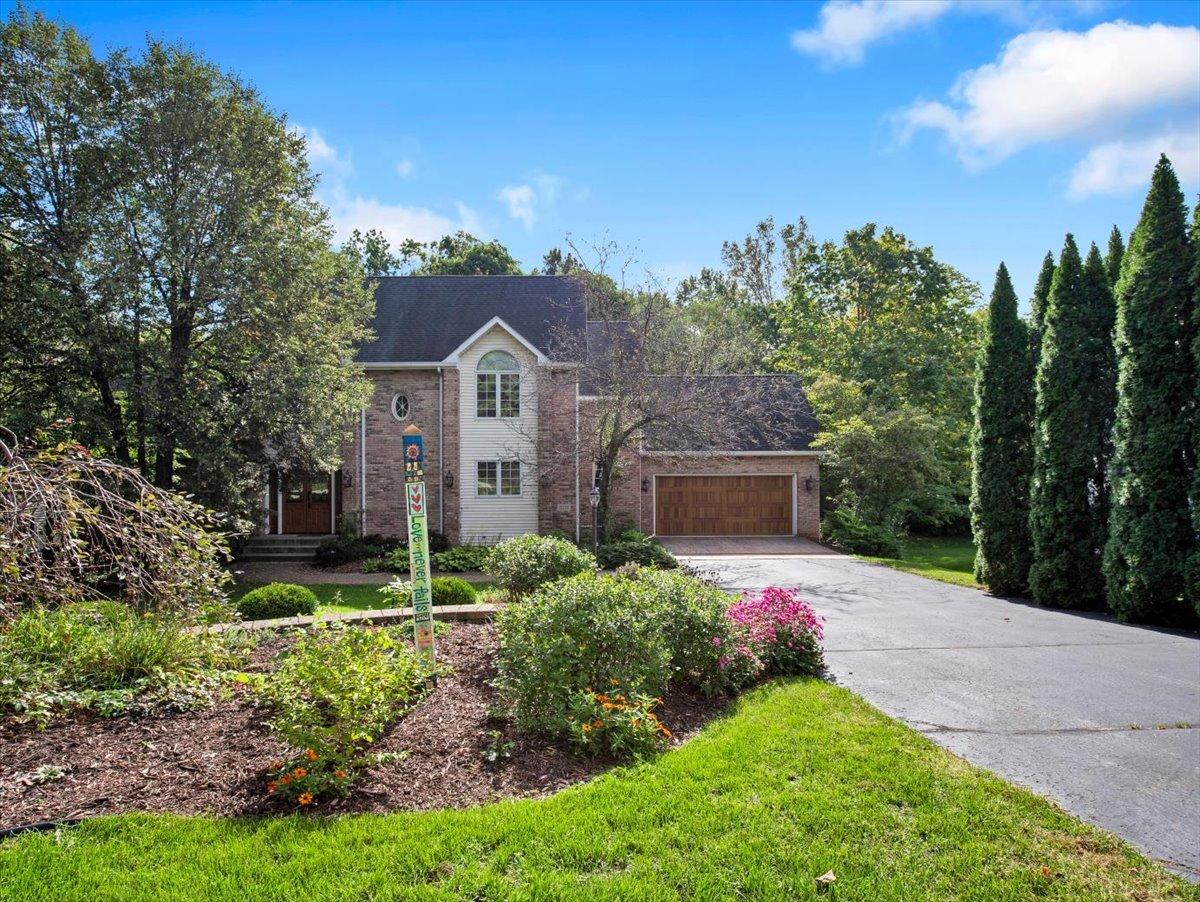 5131 Regents Park Rd., Rockford, IL 61107