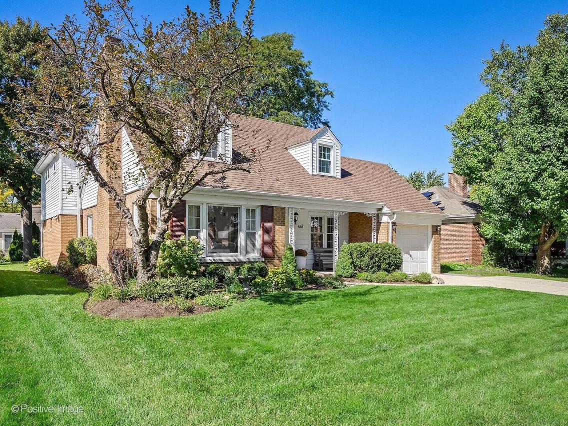 832 Sherwood Rd., La Grange Park, IL 60526