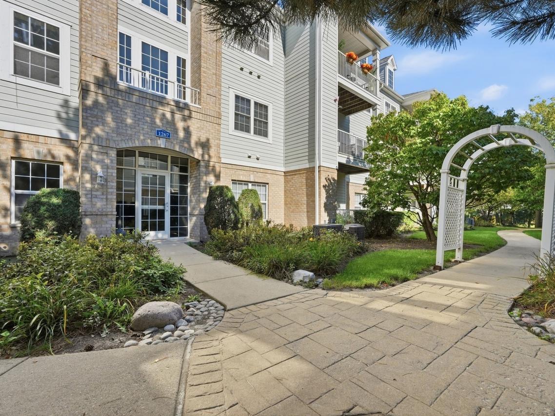 1267 W Lake St. #104, Addison, IL 60101