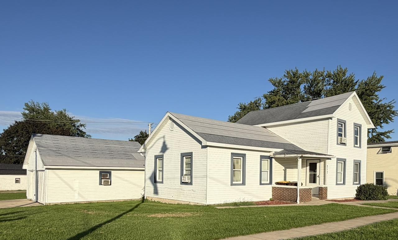 217 W Railroad St., Lena, IL 61048