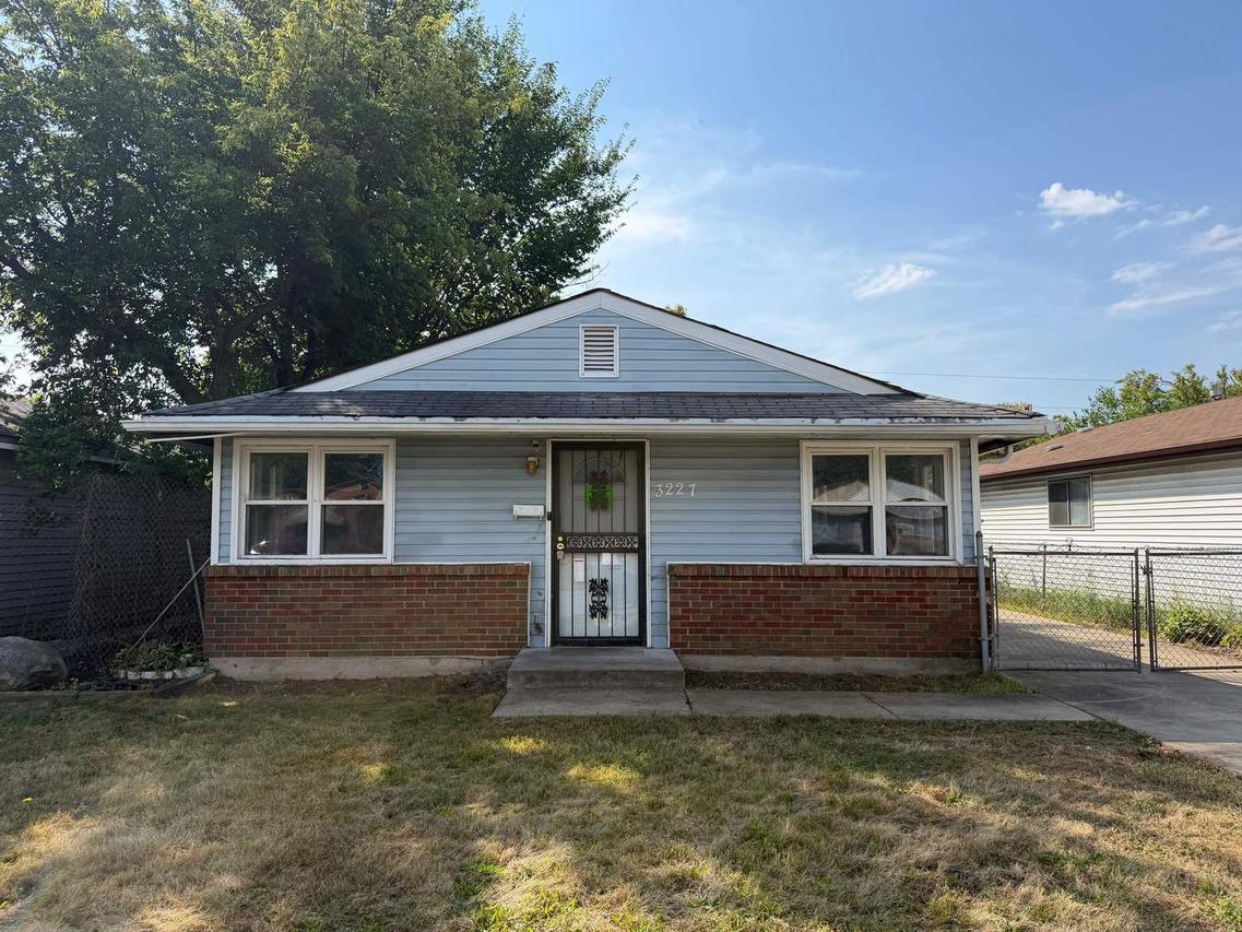 3227 Nelson Ave., Robbins, IL 60472