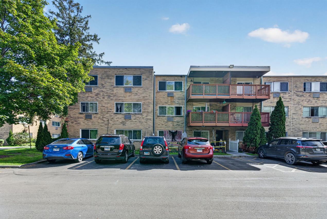 762 Dempster St. #D212, Mount Prospect, IL 60056