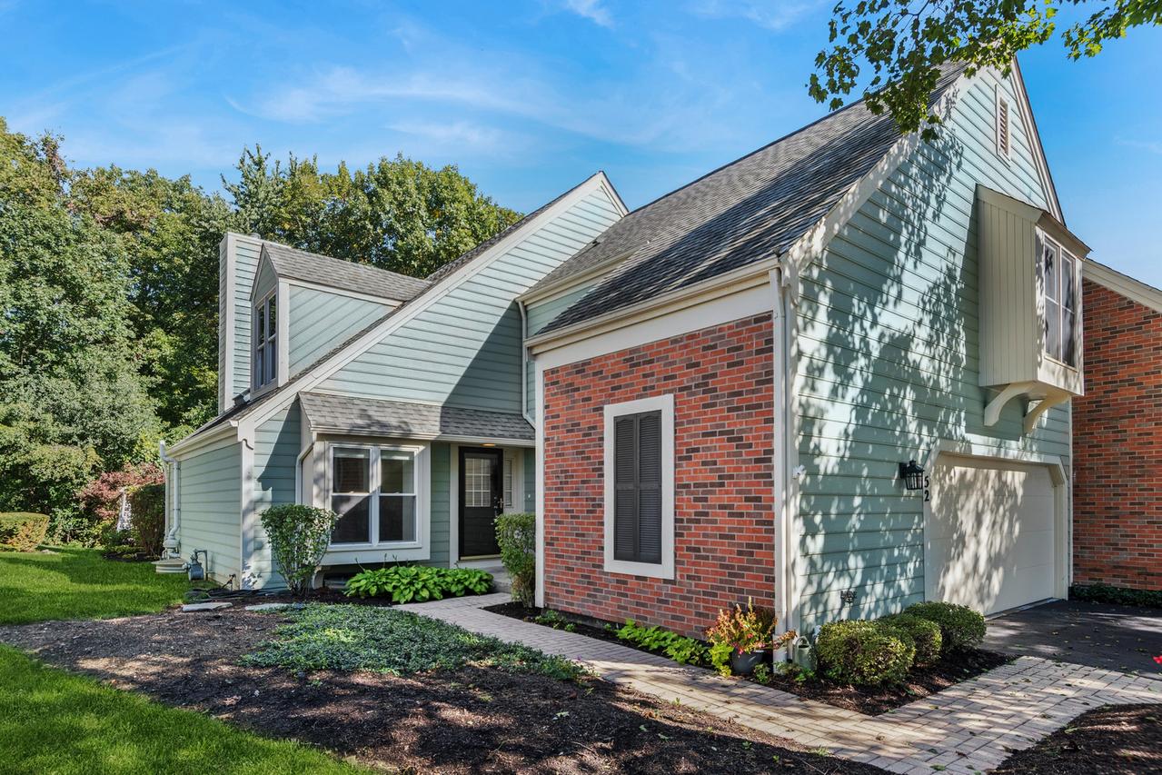 52 Whittington Course, St. Charles, IL 60174