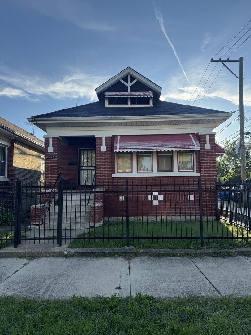 8641 S May St., Chicago, IL 60620