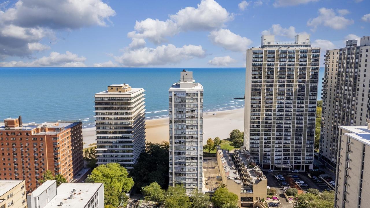 5757 N Sheridan Rd. #19D, Chicago, IL 60660
