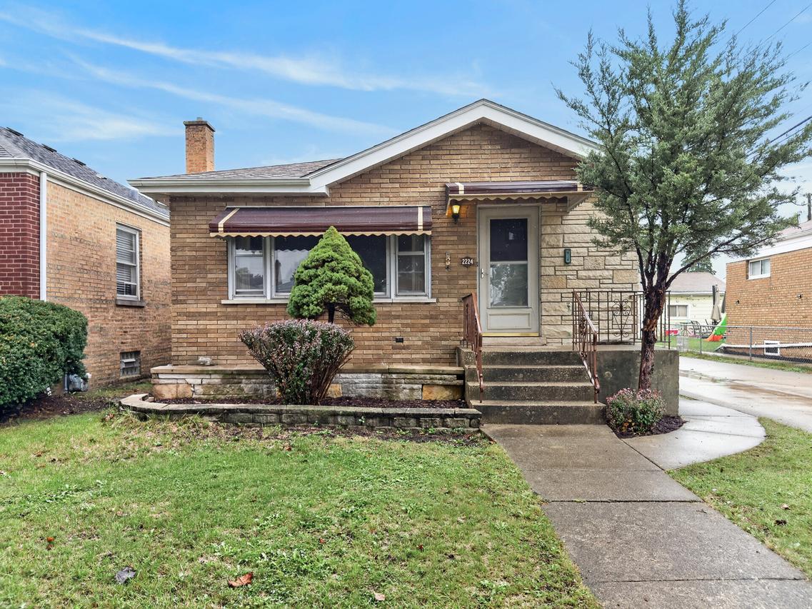 2224 Park Ave., North Riverside, IL 60546