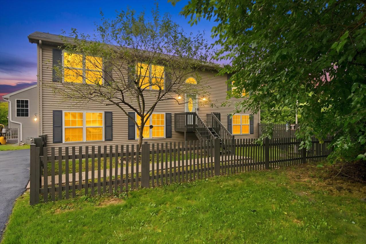 1379 Cary Rd., Algonquin, IL 60102