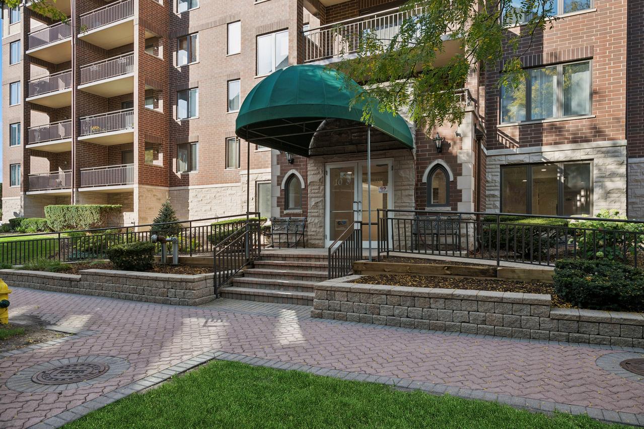 10 S Wille St. #309, Mount Prospect, IL 60056