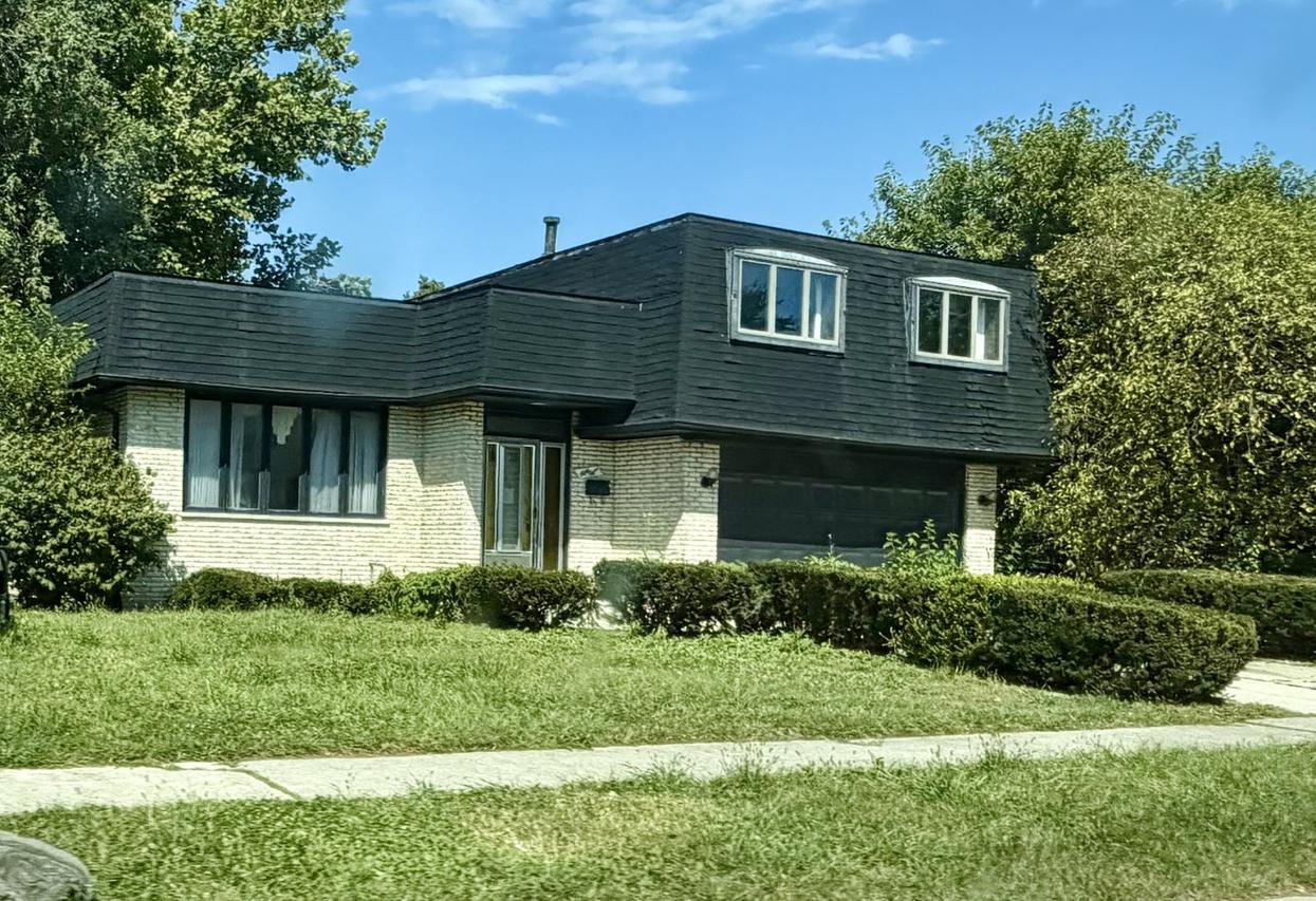 58 E 164th St., South Holland, IL 60473