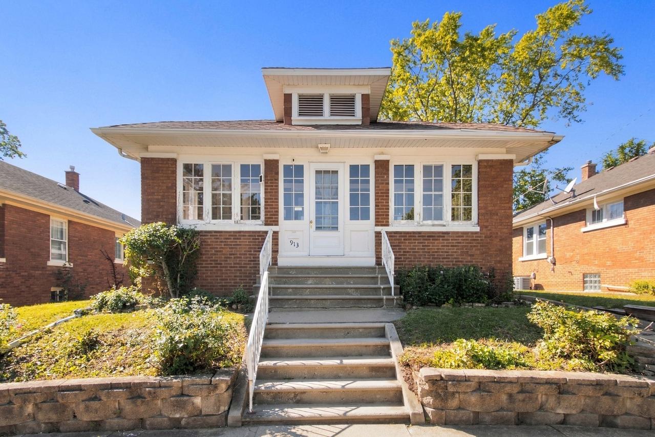 913 Clement St., Joliet, IL 60435