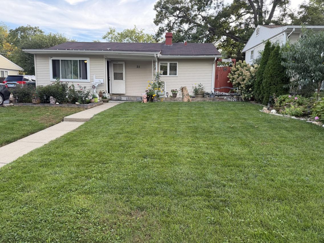 25 Meadowlark Ln., Carpentersville, IL 60110