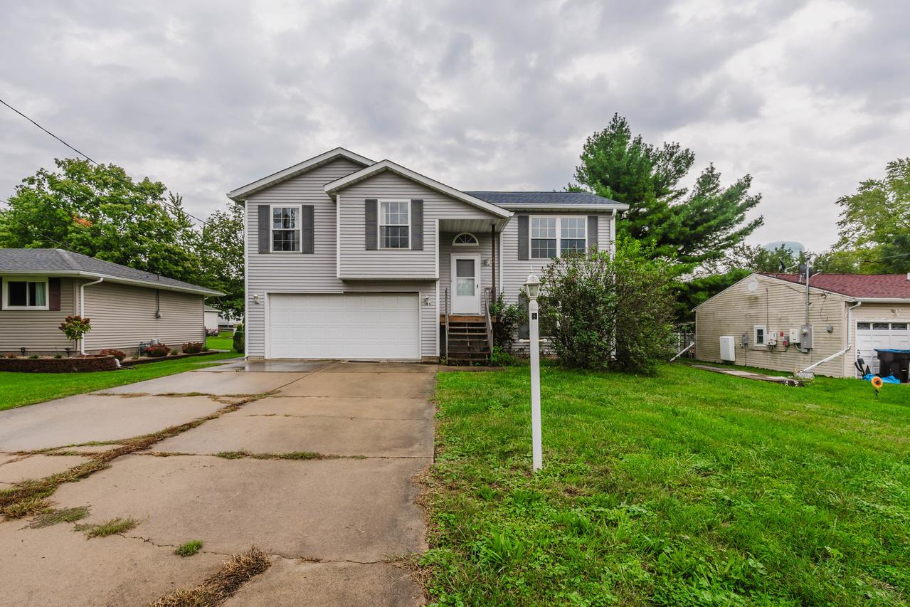 107 Lake St., Washington, IL 61571