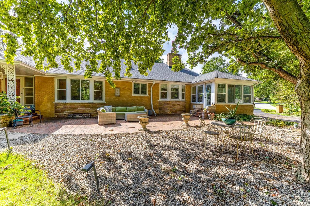 257-259 N Brookdale Ln., Palatine, IL 60067