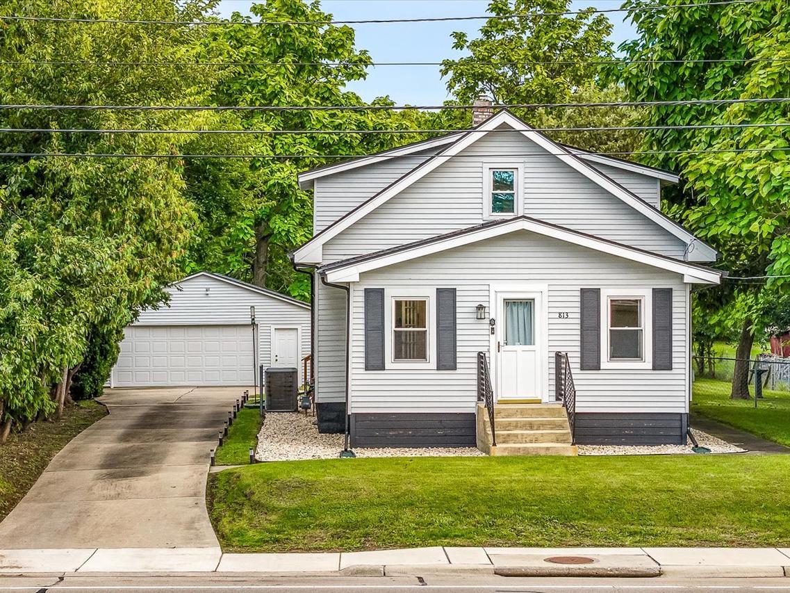 813 Harlem Rd., Machesney Park, IL 61115