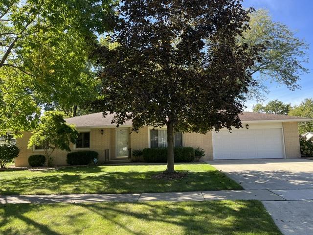 207 Illini Dr., Minooka, IL 60447