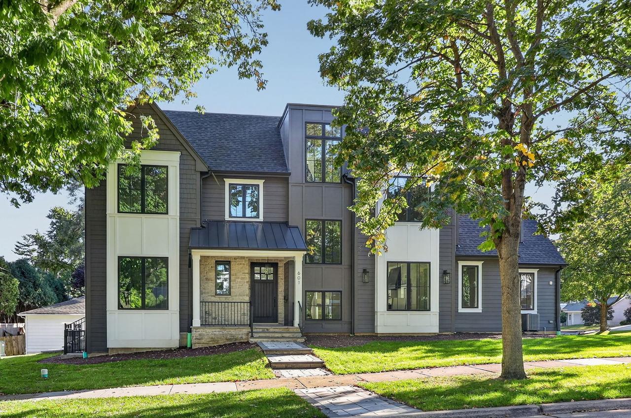 601 S Stough St., Hinsdale, IL 60521