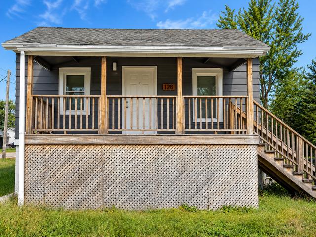 128 W North St., Watseka, IL 60970