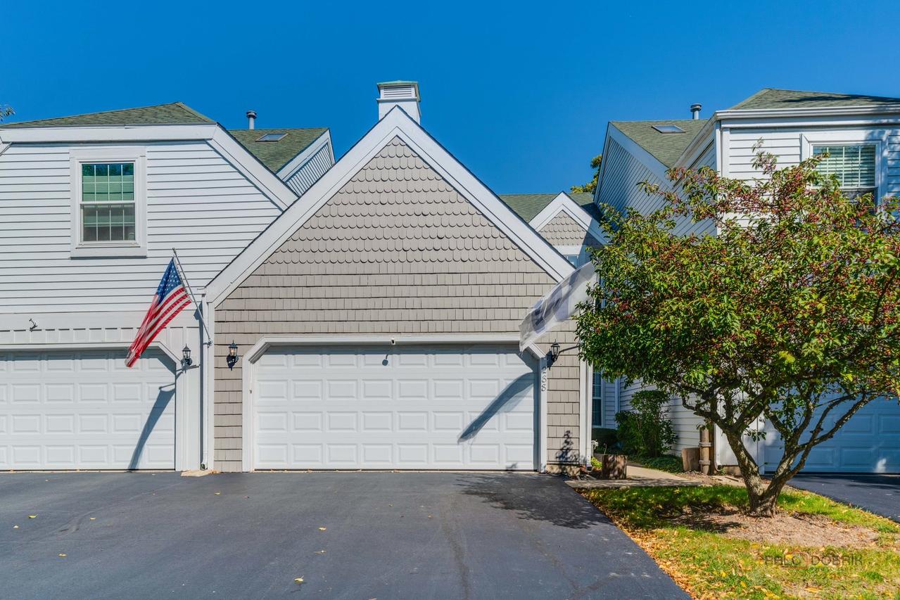 288 Oak Bluff Ct., Wauconda, IL 60084