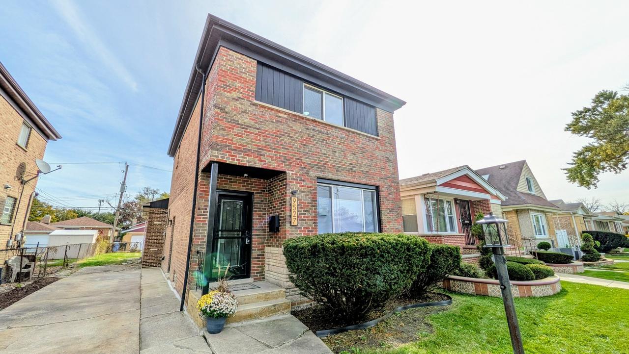 9527 S Parnell Ave., Chicago, IL 60628