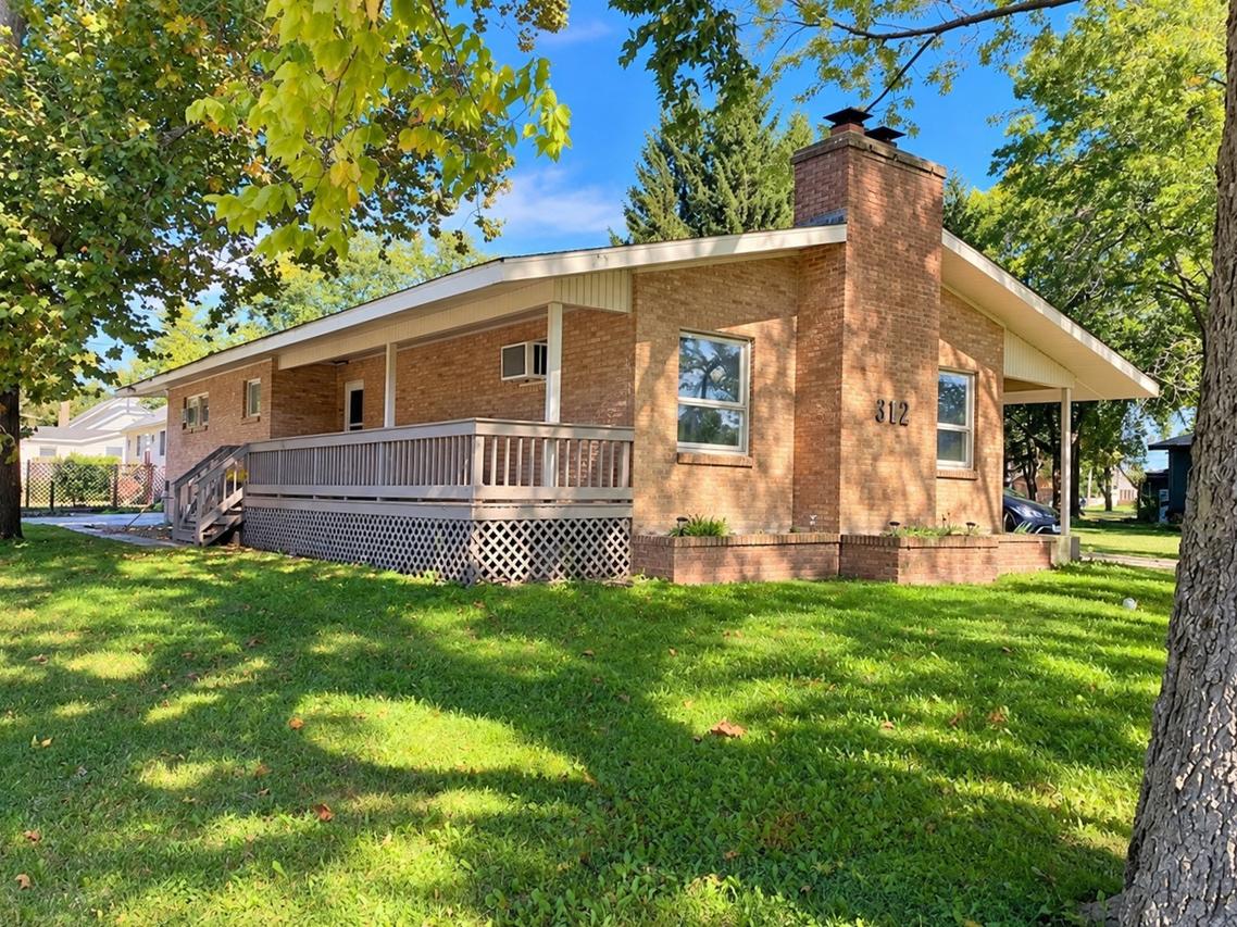 402 E 19th St., Sterling, IL 61081