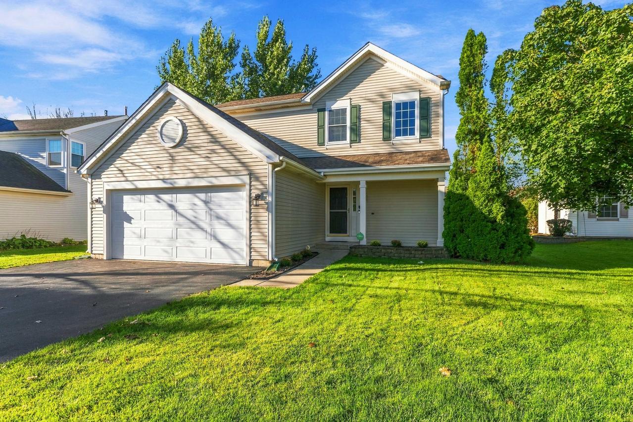 5 Flowerfield Ct., Lake In The Hills, IL 60156