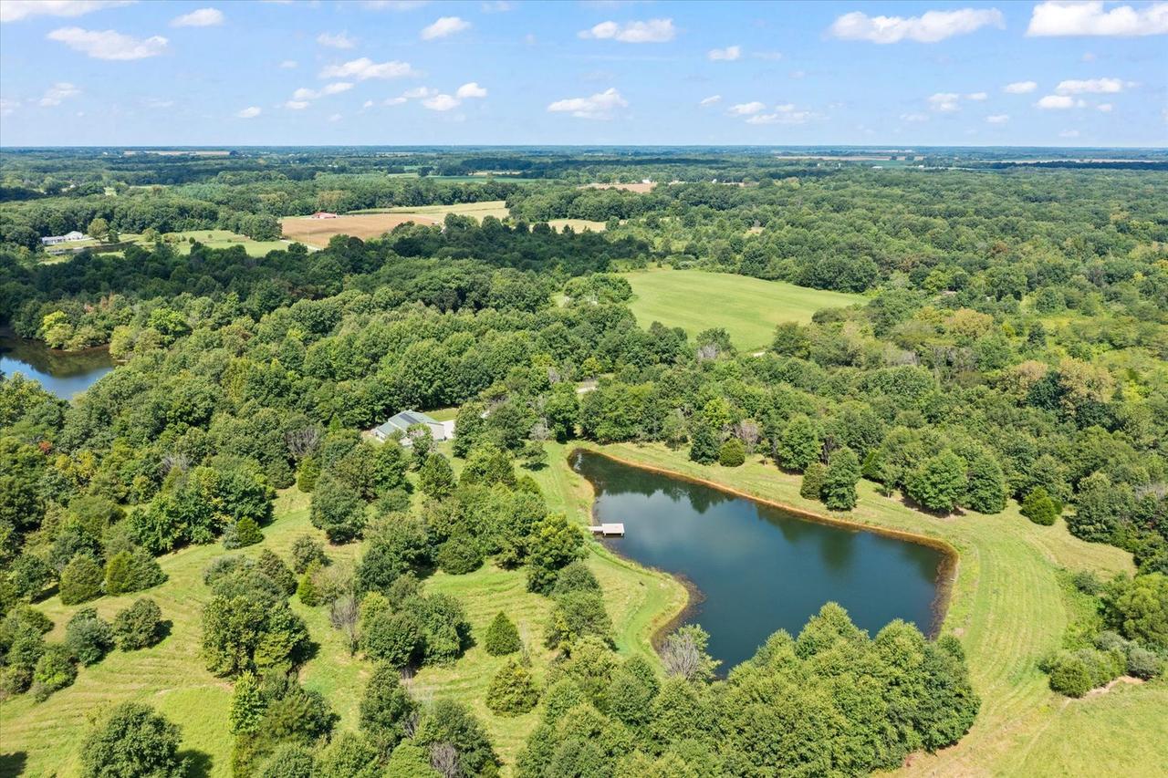 7302 River Rd., Iuka, IL 62849