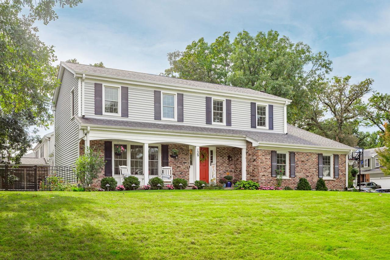 129 Branchwood Dr., Schaumburg, IL 60193