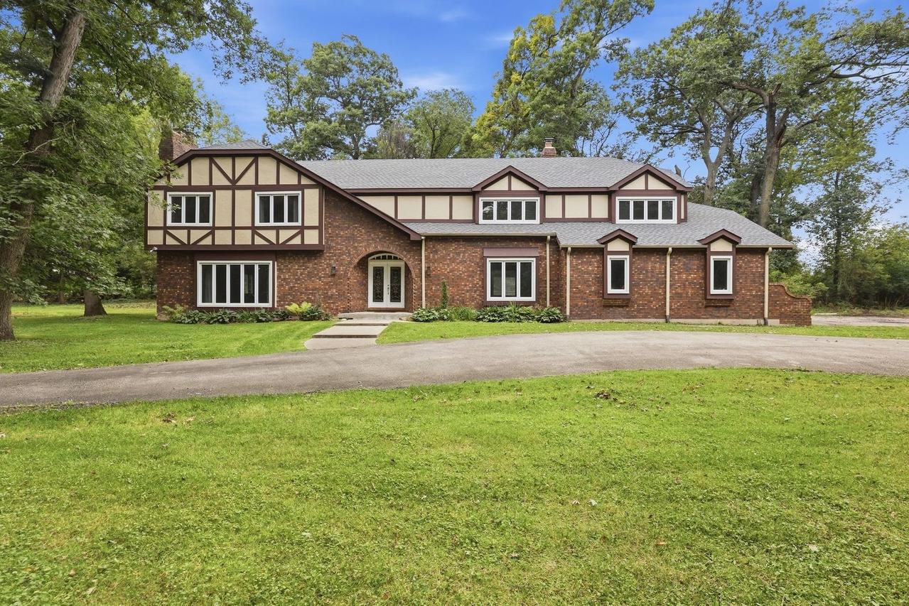 4 Auburn Ln., Barrington Hills, IL 60010