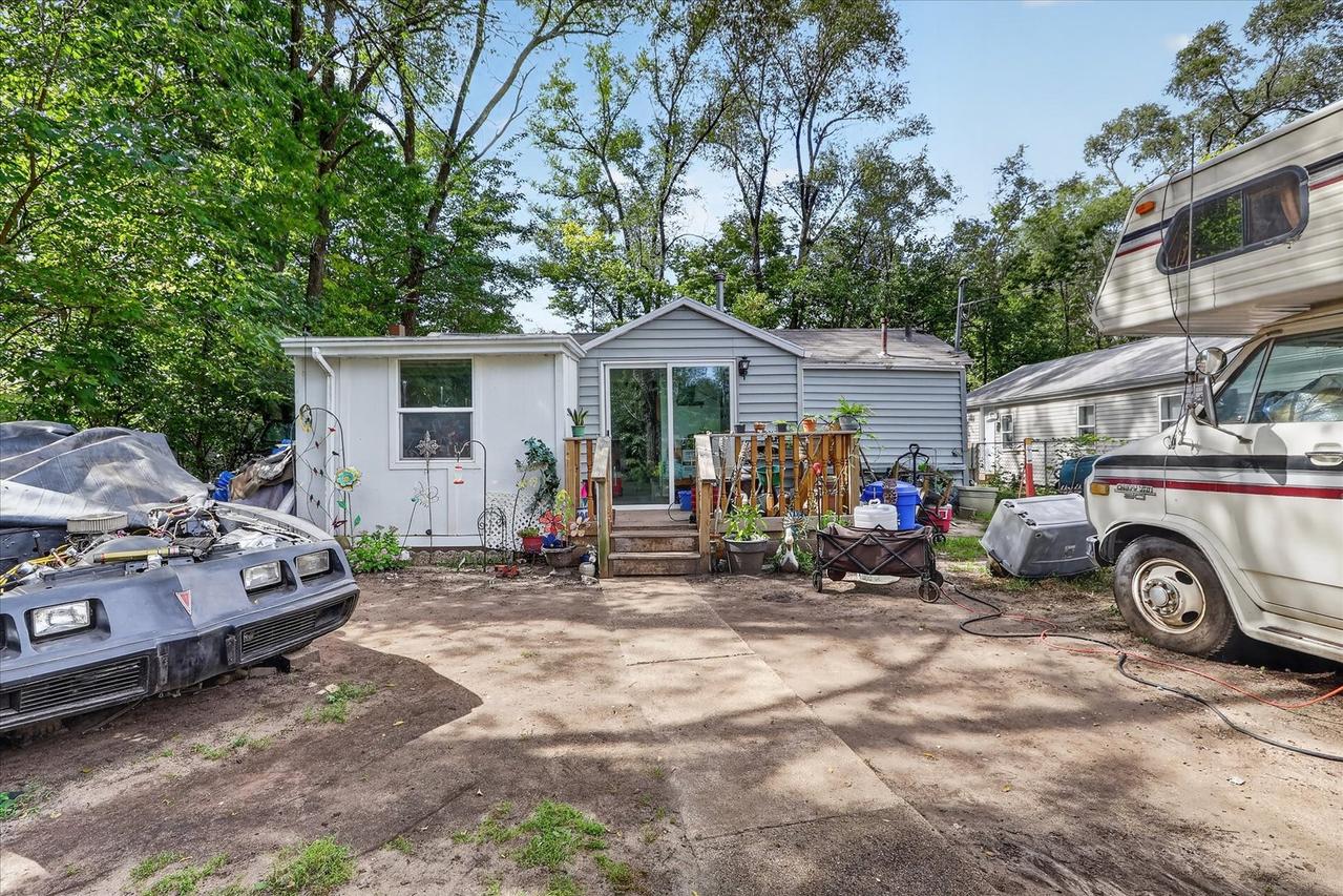 2831 Collins St., Rockford, IL 61109