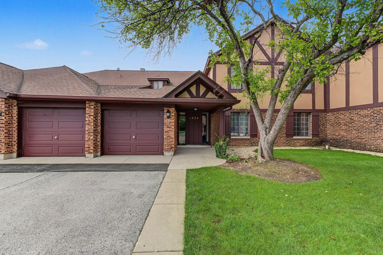 1774 Gloucester Ct. #C, Wheaton, IL 60189