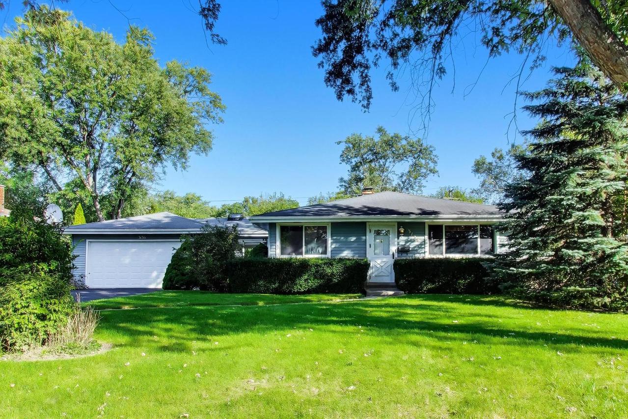 3136 Bellwood Ln., Glenview, IL 60026