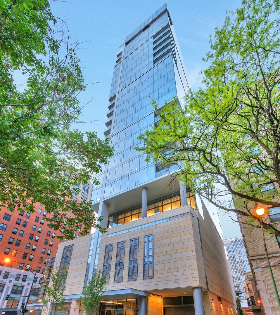 4 E Elm St. #7S, Chicago, IL 60611