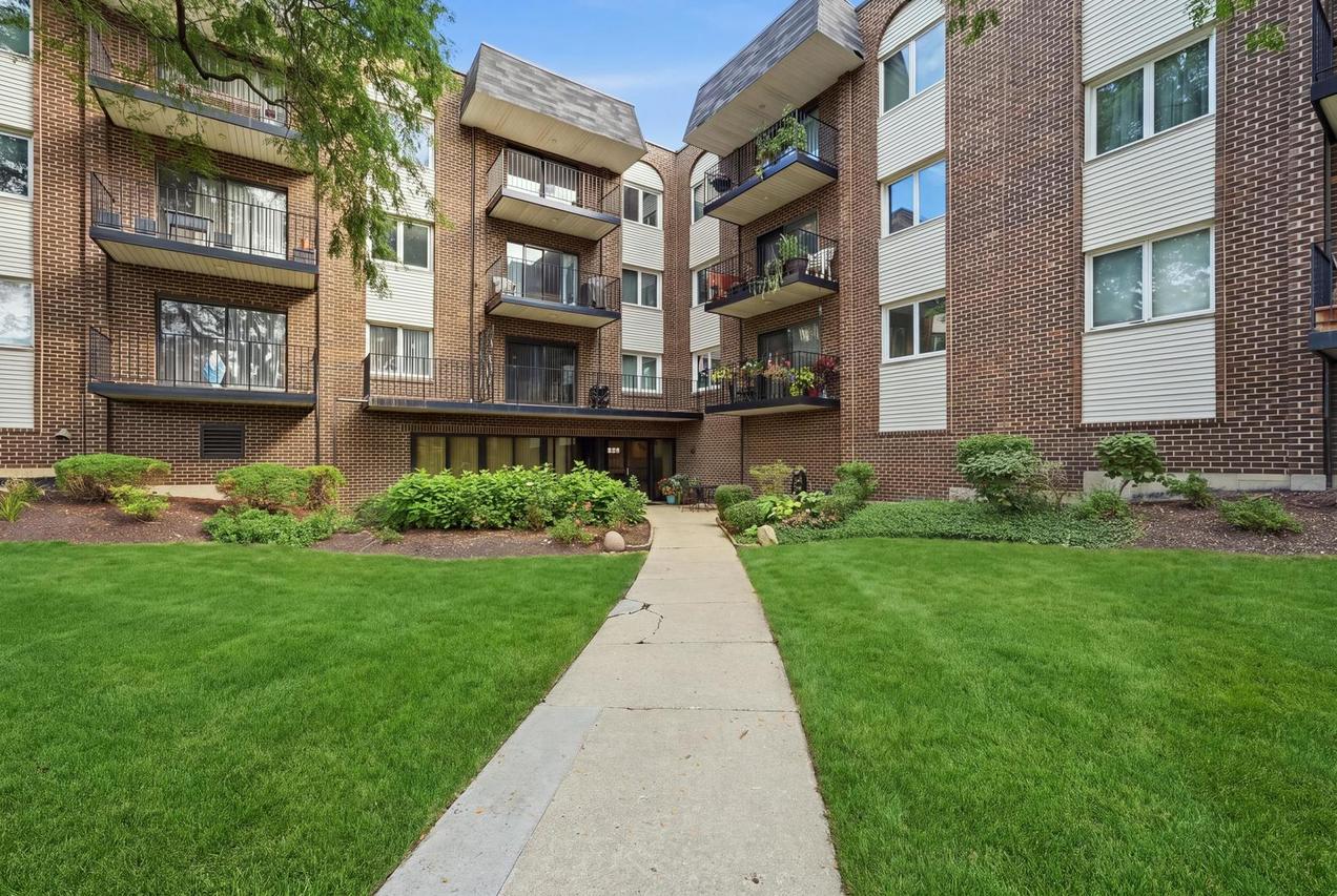 1200 W Northwest Hwy. #307, Mount Prospect, IL 60056